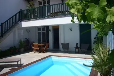 Image de Trés belle maison Basque des années 30 avec piscine chauffée au centre biarritz