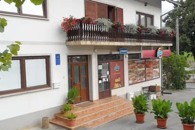 Image de Appartements et chambres Anton, (15198), Rakovica, Croatia