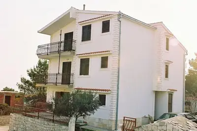 Appartements Ivan, (10813), Okrug Gornji, Croatia