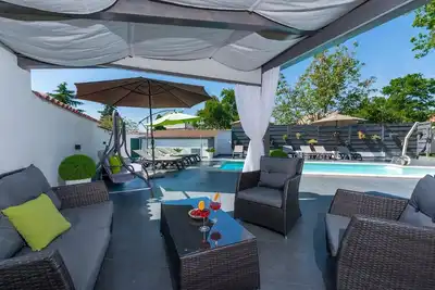 Image de Maison de vacances Poreč pour 1 - 4 personnes avec 2 chambres à coucher - Maison de vacances
