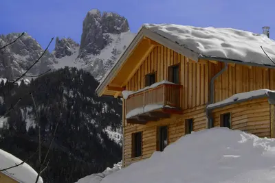 Image de Chalet à la montagne, idéal pour se reposer, faire de la randonnée ou skier