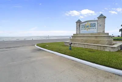 Image de Suite moderne C279 en face de la plage de Babe près du centre de conventions de Galveston