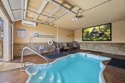 Image de *** Brand New *** - Piscine privée chauffée avec salle de jeux