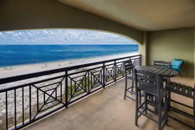 Image de 4br Azure Oceanfront ~ 6th Floor ~ 2 King Suites ~ Sleeps 12 ~ 2019 Remodel ~ Amazing views!