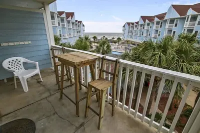 Image de Sur la plage! Belle vue sur le golfe - Deux balcons privés
