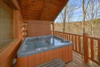 Image de Cabine de lune de miel romantique à 5 minutes du centre-ville de Gatlinburg