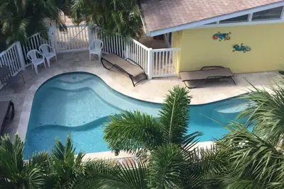 Image de Tranquille Anna Maria Island Resort, Unité 4. . . Seulement 4 unités, toutes les commodités, Video