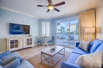 Image de Destin West Gulfside 108 ~ Rez-de-chaussée 2 chambres + chambre avec service de plage ~ Remodelage du concepteur 2018 ~ Doit voir!