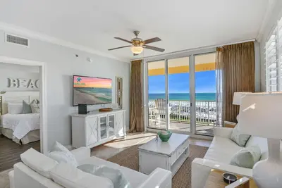 Image de Azure 218 ~ BeachFront Coin 4br / 3ba ~ Capacité d'accueil 16 ~ 2018 Designer Remodel - Wow!