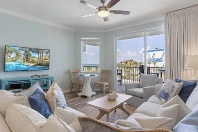 Image de Destin West Gulfside 308 ~ Remodeler Designer en 2017 ~ Incroyable vue sur la plage ~ Service de plage gratuit!