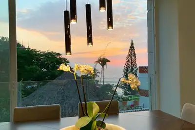 Image de Nouveau Lux Sayan Beachfront Condo - Meilleur emplacement / zone romantique Pv - Tarifs d'introduction! !
