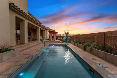Image de 7 ch maison avec bain à remous privé, théâtre, salle de jeux, piscine, beaucoup plus!