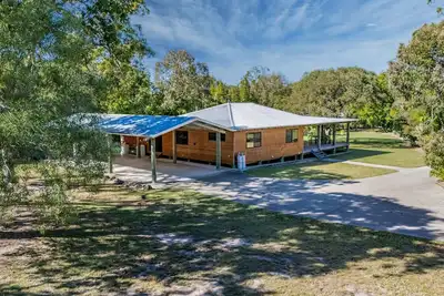 Image de Captains Lodge sur 5 Acres