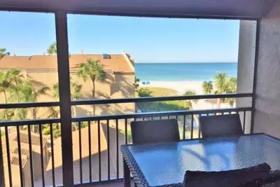 Image de Buttonwood 447 - Condo 3 chambres avec plage privée avec chaises longues et parasol fourni, 2 piscines, centre de fitness et courts de tennis.