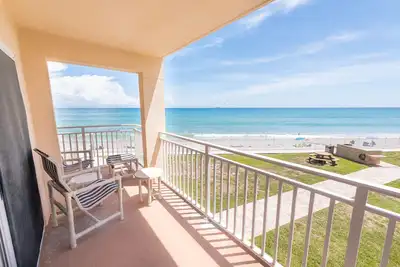 Image de Ocean Front Complex Les belles Vues sur l'océan! Vous ne pouvez pas obtenir plus près de l'océan!
