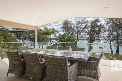 Image de Profitez de Lazy Daze sur le magnifique lac Macquarie
