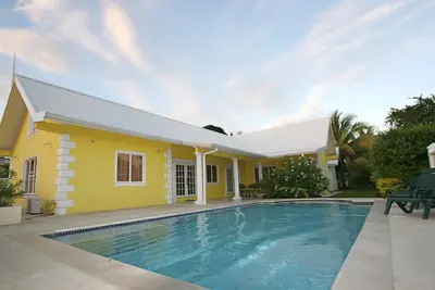 Image de Villa Kiskadee. Grande villa de luxe Ă Tobago avec piscine
