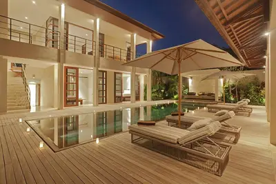 Image de Réserver séjour de 3 chambres dans une grande villa de luxe de 4 chambres à Jimbaran, entretien ménager.