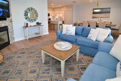 Image de Condo nouvellement meublé ~ Patio ombragé privé à quelques pas de la piscine de la plage de Seacrest