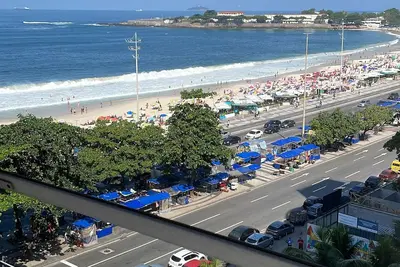 Image de Vue Magnifique Sur La Mer De Copacabana Beach Vous Attend