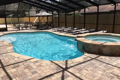 Image de ~ Maison De Luxe ~ Capacité d'accueil jusqu'à 26 \/ 7br \/ 7ba Piscine privée \/ spa, près de la plage