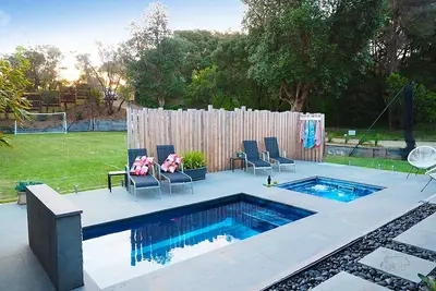 Image de Blairgowrie Pool Side. . . Spécial week-end de la Melbourne Cup