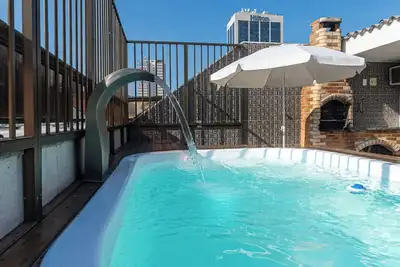 Image de Penthouse de 4 chambres avec piscine privée et barbecue sur la plage