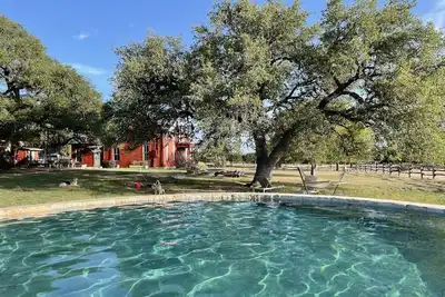 Image de Profitez de la piscine, de la randonnée, du ruisseau, des vues et des vignobles du ranch-a-rita historique