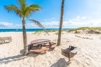 Image de Valeur! Grande maison de piscine 3br - Casa Terra Mar! Marchez jusqu'à la plage!