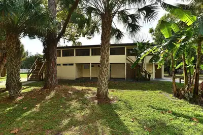 Image de UNITÉ Tropicale De 2 Chambres \"Cabane Arbre\" Sur Un Ranch ÉQUIN