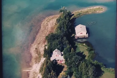 Péninsule privée au centre-ville de Hessel, îles Les Cheneaux