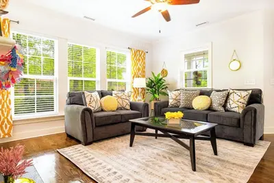 Image de Nouvelle maison Sampaguita près de Rtp \/ Rdu \/ Duke \/ Unc \/ Mall dans un quartier calme