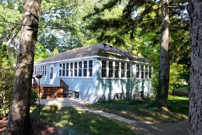 Rembobinez, détendez-vous et créez des souvenirs au Nana's Lake Cottage