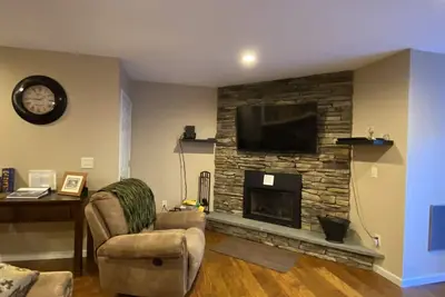 Image de Cristal étang Nouveau 4br et 3. 5 salles de bain