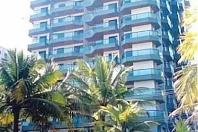 Image de Appartement 2 chambres à coucher, 2 salles de bains, bâtiment en front de mer