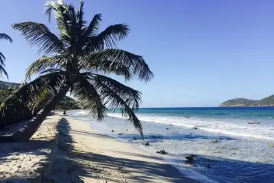 Image de Escapade romantique et romantique dans les Caraïbes sur l'île «secrète» des îles Vierges