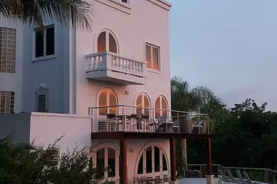 Villa spectaculaire avec vue imprenable - rénovation complète terminée en mai 2017