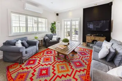 Image de Yourstay Group The Edward Townhouse 155