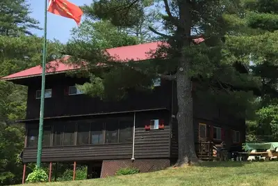 Image de Mountain Retreat sur Private Lake 'Alderbrook Lodge' - Tarif spécial pour août!