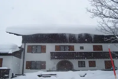 Image de Appartement calme au 1er étage, 1ère pente juste à l'extérieur, à 200 mètres des pistes de la pépinière<br>