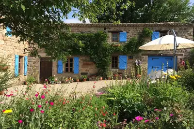 Image de Beautiful restored farmhouse with pool in South West France, very priv