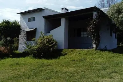 Image de maison avec deux chambres pour 5\/6 personnes située dans la colline du taureau, garage