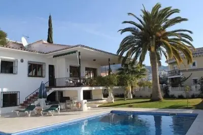 Image de Magnificent seven bedroom detached villa in Nerja town with private pool
