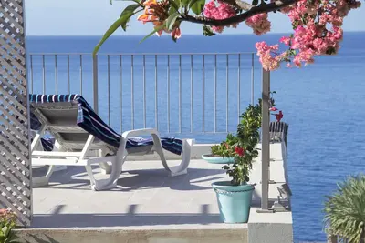 Image de Villa fantastique dans la propriété sur la mer et surplombant Funchal