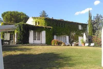 Image de Villa fraîche dans les collines près de Vence