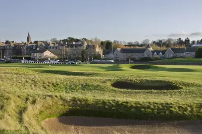 Image de 1 Links Crescent 5 étoiles Selfc Catering House donnant sur Old Course à St Andrews