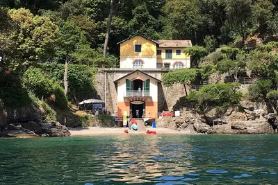 Image de Appartement spacieux et confortable au bord de la mer: 10 metres ou moins!
