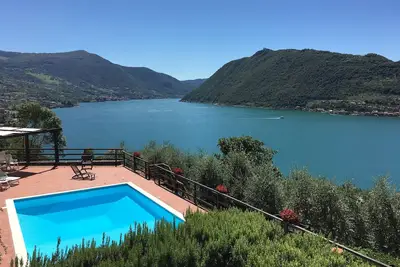 Image de Joli Appartement Avec Piscine, Vue Sur Le Lac Splendide