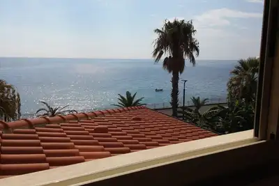 Image de Vue sur la mer \"Akron\" près de Taormina