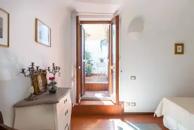 Image de Appartement à 3 minutes de la Place d'Espagne (2 chambres) avec a / c